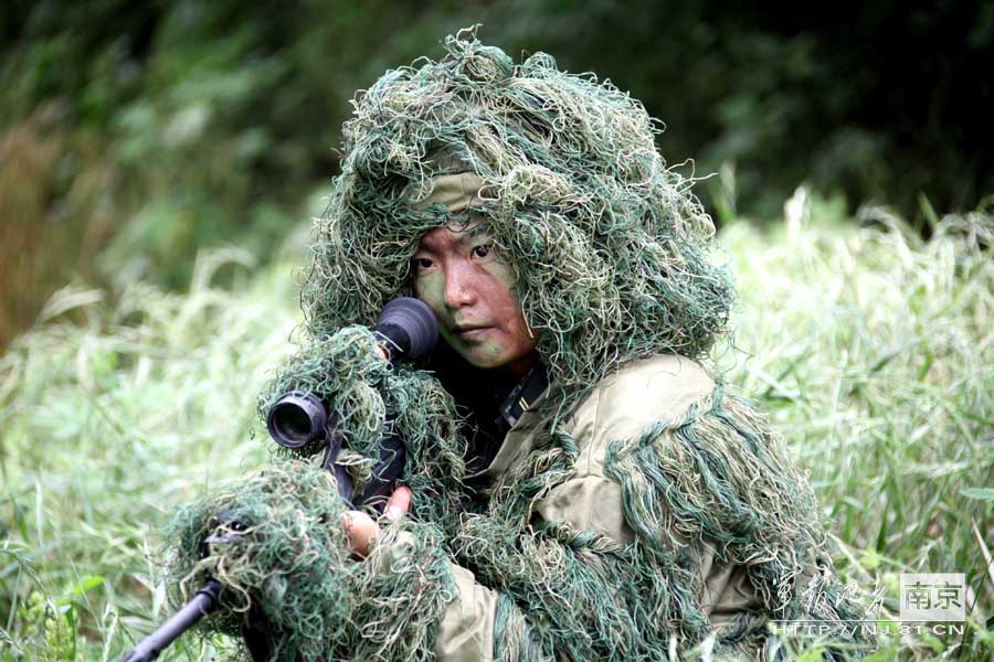 Close view of Chinese female snipers (Source: 81.cn) 