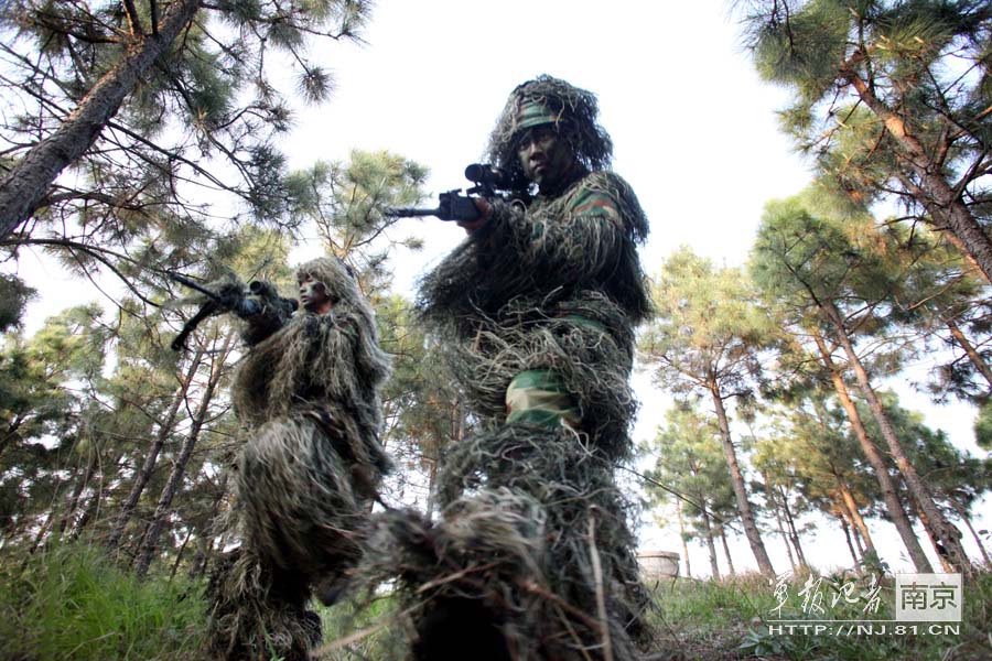 Close view of Chinese female snipers (Source: 81.cn) 