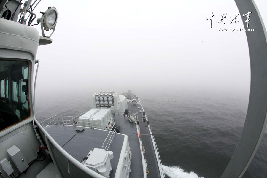 The far-sea training taskforce under the North Sea Fleet of the Navy of the Chinese People's Liberation Army (PLA) sails toward the waters of the West Pacific for far-sea training on May 25, 2013. (navy.81.cn/Yi Hang, Mi Jinguo, Zhang Gang)