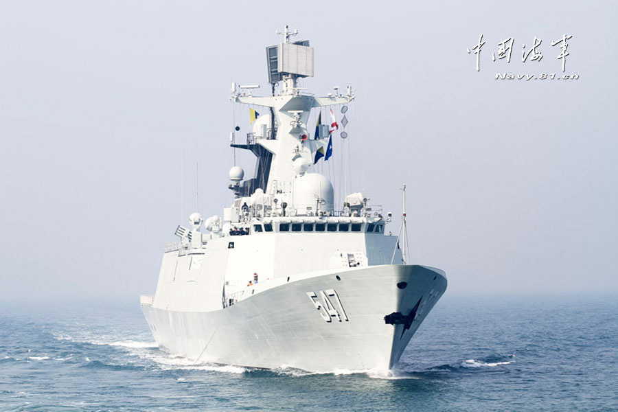 The far-sea training taskforce under the North Sea Fleet of the Navy of the Chinese People's Liberation Army (PLA) sails toward the waters of the West Pacific for far-sea training on May 25, 2013. (navy.81.cn/Yi Hang, Mi Jinguo, Zhang Gang)