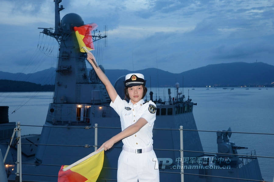 Chinese female naval soldiers start to implement combat duties (Soruce: chinamil.com.cn) 