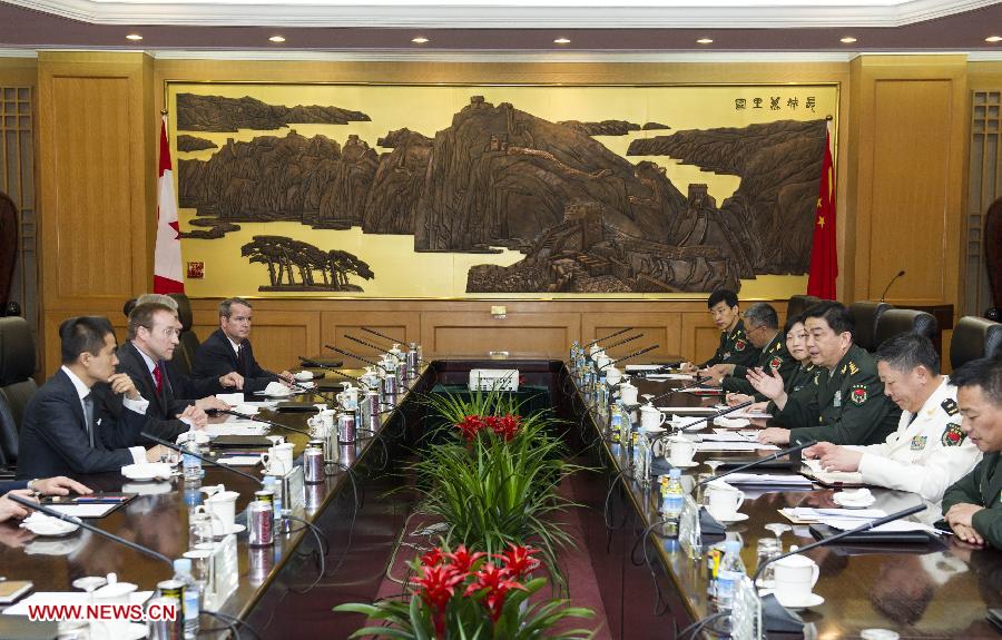 Chinese State Councilor and Defense Minister Chang Wanquan (3rd R) holds talks with Canadian Minister of National Defence Peter MacKay (2nd L) in Beijing, capital of China, June 3, 2013. (Xinhua/Wang Ye)