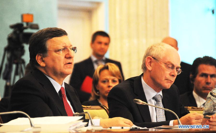 European Council President Van Rompuy (R) and European Commission President Jose Manuel Barroso (L) attend the plenary session of a Russia-EU summit in Yekaterinburg, Russia, on June 4, 2013. Russia and the European Union (EU) should enhance mutual trust and forge a more transparent strategic partnership, President Vladimir Putin said Tuesday during the Russia-EU summit. (Xinhua/Liu Kai) 