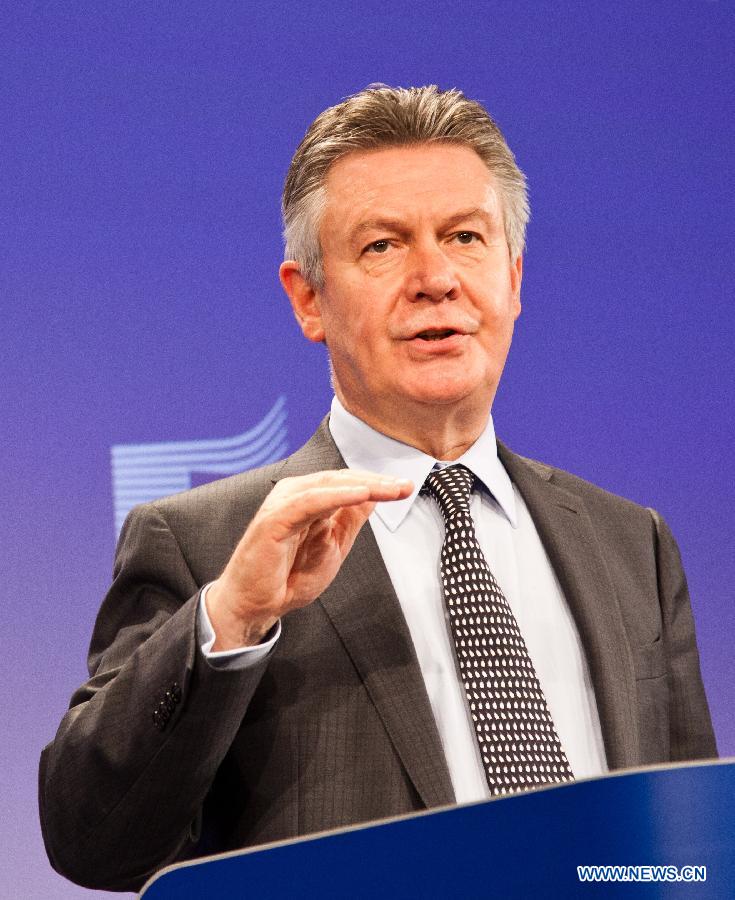 The European Union trade commissioner Karel De Gucht speaks during a press conference in Brussels, capital of Belgium, on June 4, 2013. EU has decided to impose provisional anti-dumping duties on imports of solar panels, cells and wafers from China. (Xinhua/Yan Ting) 