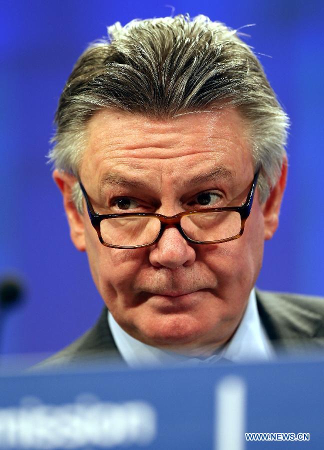 The European Union trade commissioner Karel De Gucht speaks during a press conference in Brussels, capital of Belgium, on June 4, 2013. EU has decided to impose provisional anti-dumping duties on imports of solar panels, cells and wafers from China. (Xinhua/Gong Bing) 
