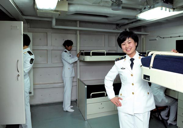 Internal photos of China's aircraft carrier "Liaoning" (Source: chinamil.com.cn)