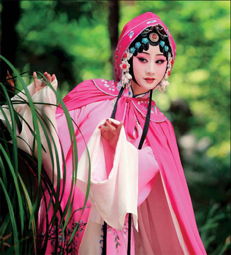 Sichuan Opera considered a national treasure. (Source: China Daily)