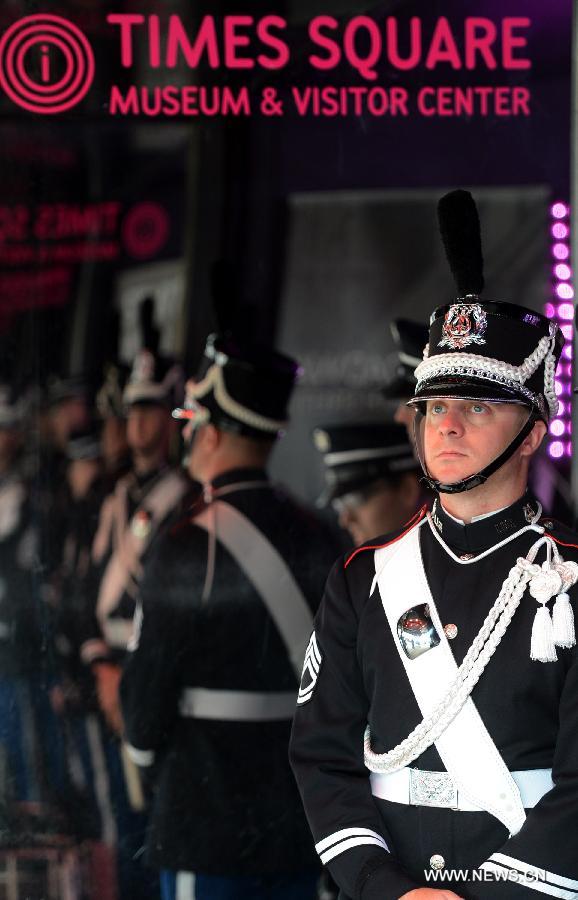 A U.S. Army soldier attends United States Army 238th Birthday Celebration during the Army Week which made up of veterans, reservists, military spouses and committed community members, in New York, the United States, June 14, 2013. (Xinhua/Wang Lei)