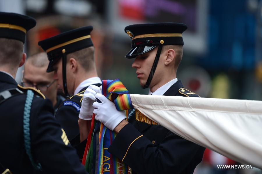 A U.S. Army soldier attends United States Army 238th Birthday Celebration during the Army Week which made up of veterans, reservists, military spouses and committed community members, in New York, the United States, June 14, 2013. (Xinhua/Wang Lei)