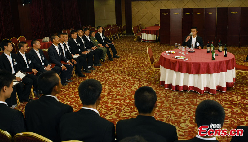 More than 70 bodyguards are receiving trainings on protecting VIPs in Beijing. During the hell week, they are trained by foreign instructors more than 20 hours a day and one third will fail to advance to next phase of training.(CNS/Yang Yang)