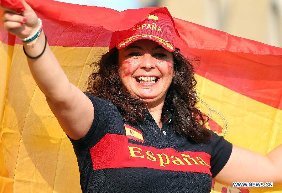 A fan of Spain reacts prior the FIFA's Confederations Cup Brazil 2013 match between Spain and Tahiti, held at Maracana Stadium, in Rio de Janeiro, Brazil, on June 20, 2013. Spain won 10-0. (Xinhua/Liao Yujie)