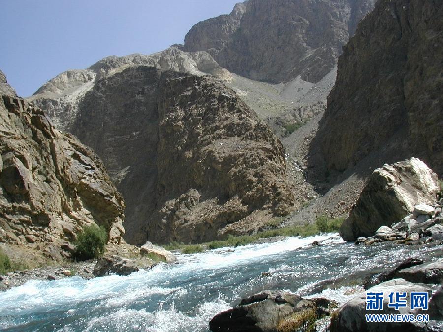 Mountains of the Pamirs, Tajikistan. (Photo: xinhuanet.com)