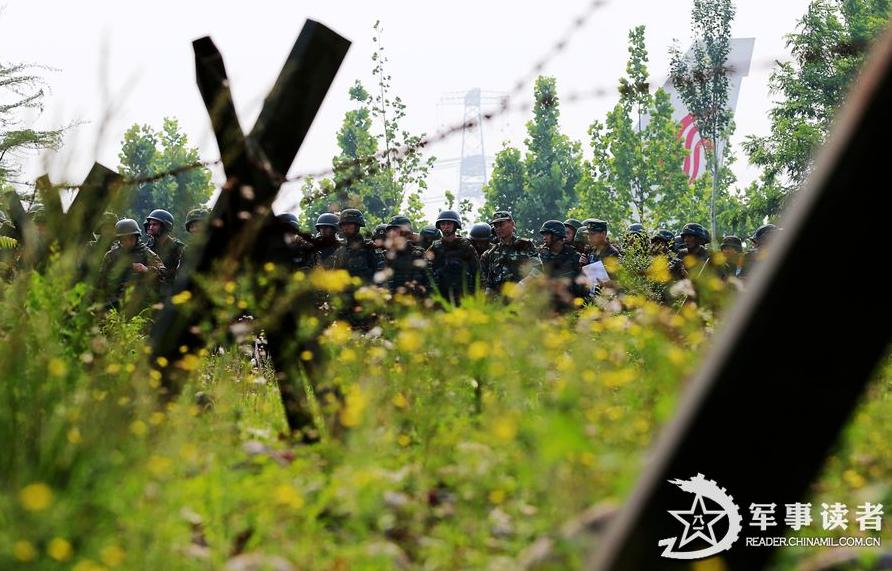 Chinese, Russian special forces in joint training. The 10-day “Cooperation 2013” joint training between the Chinese People’s Armed Police Force (CPAPF) and Russian Domestic Security Force wrapped up in Beijing. (China Military Online/Liu Haishan, Li Guangyin)