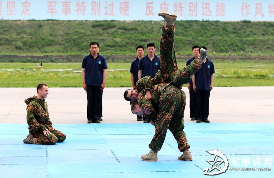 Chinese, Russian special forces in joint training. The 10-day “Cooperation 2013” joint training between the Chinese People’s Armed Police Force (CPAPF) and Russian Domestic Security Force wrapped up in Beijing. (China Military Online/Liu Haishan, Li Guangyin)