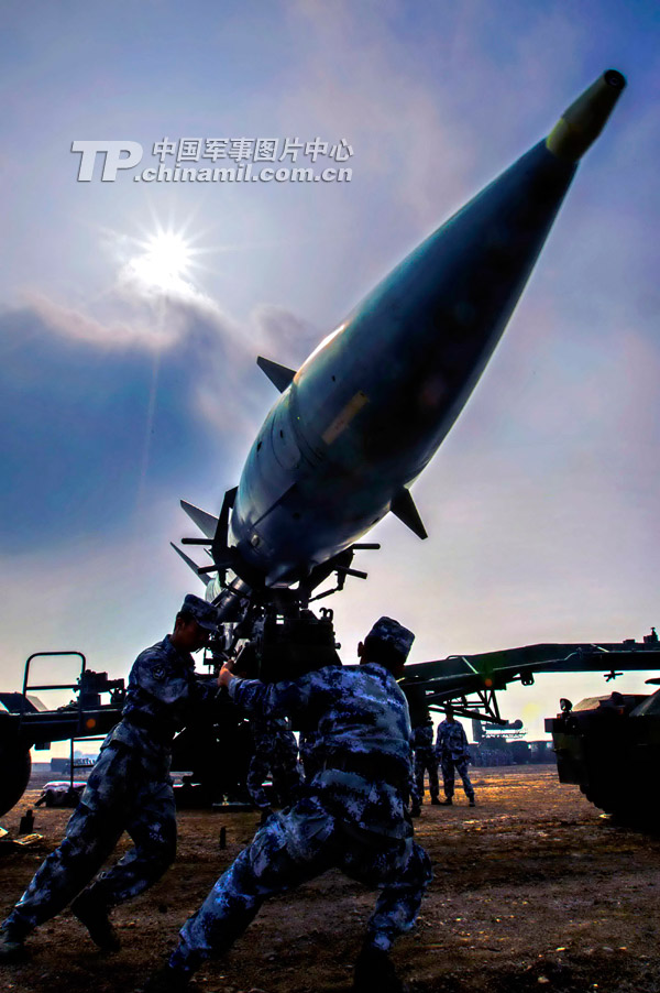 A brigade of the air force under the Jinan Military Area Command (MAC) of the Chinese People's Liberation Army (PLA) organized its troops to conduct live-ammunition firing drill in an unfamiliar field. (China Military Online/Zhuang Facai, Liu Hanbao, Cui Wenbin)