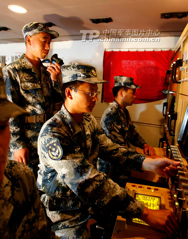 A brigade of the air force under the Jinan Military Area Command (MAC) of the Chinese People's Liberation Army (PLA) organized its troops to conduct live-ammunition firing drill in an unfamiliar field. (China Military Online/Zhuang Facai, Liu Hanbao, Cui Wenbin)