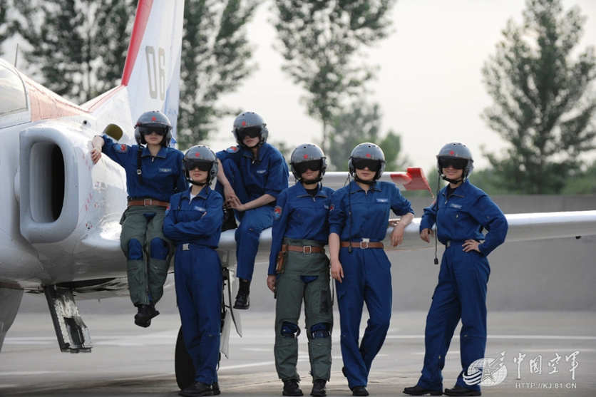 A total of 16 female fighter pilots were granted bachelor degree in military science at a graduation ceremony held at the Shijiazhuang Flight Academy of the Air Force of the Chinese People's Liberation Army (PLAAF) on the morning of June 25, 2013 and become the first group of female fighter pilots with double bachelor degrees. They were granted bachelor degree in engineering in 2012. (KJ.81.cn/Lin Yuan)