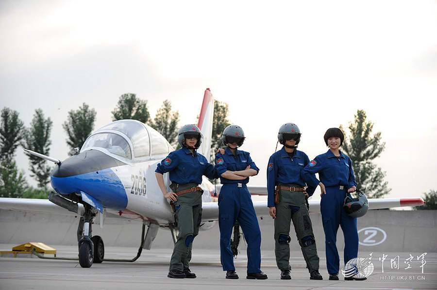 A total of 16 female fighter pilots were granted bachelor degree in military science at a graduation ceremony held at the Shijiazhuang Flight Academy of the Air Force of the Chinese People's Liberation Army (PLAAF) on the morning of June 25, 2013 and become the first group of female fighter pilots with double bachelor degrees. They were granted bachelor degree in engineering in 2012. (KJ.81.cn/Lin Yuan)