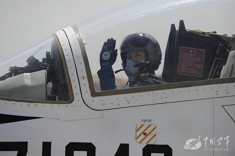 A total of 16 female fighter pilots were granted bachelor degree in military science at a graduation ceremony held at the Shijiazhuang Flight Academy of the Air Force of the Chinese People's Liberation Army (PLAAF) on the morning of June 25, 2013 and become the first group of female fighter pilots with double bachelor degrees. They were granted bachelor degree in engineering in 2012. (KJ.81.cn/Lin Yuan)