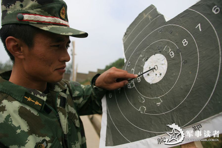 The Tai'an Detachment of the Chinese People's Armed Police Force (APF) organizes its 30 special operation members to conduct a military skills training, in a bid to further enhance their combat capability in complex environment.(China Military Online/Gao Jian, Yang Luning, Wen Yongzhi)