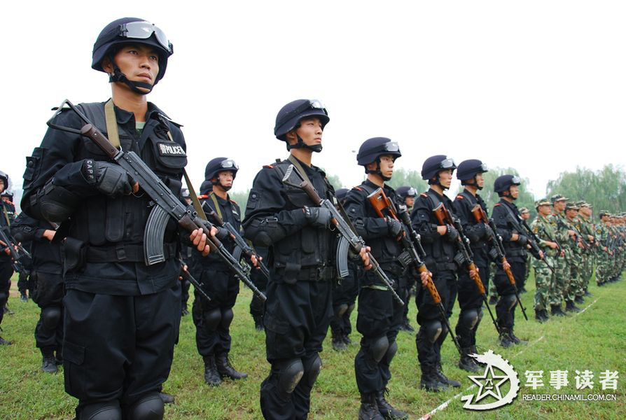 The Tai'an Detachment of the Chinese People's Armed Police Force (APF) organizes its 30 special operation members to conduct a military skills training, in a bid to further enhance their combat capability in complex environment.(China Military Online/Gao Jian, Yang Luning, Wen Yongzhi)