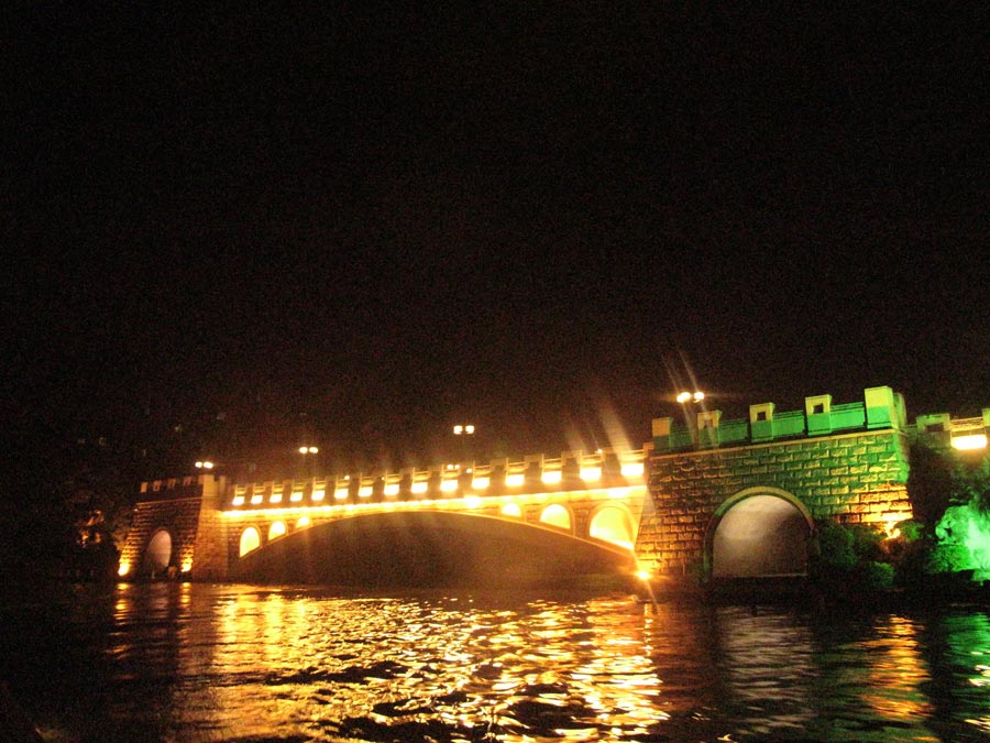 This photo taken on June 27th shows the evening scenery of Guilin in Southeast China's Guangxi Autonomous Region. (CnDG by Jiao Meng)