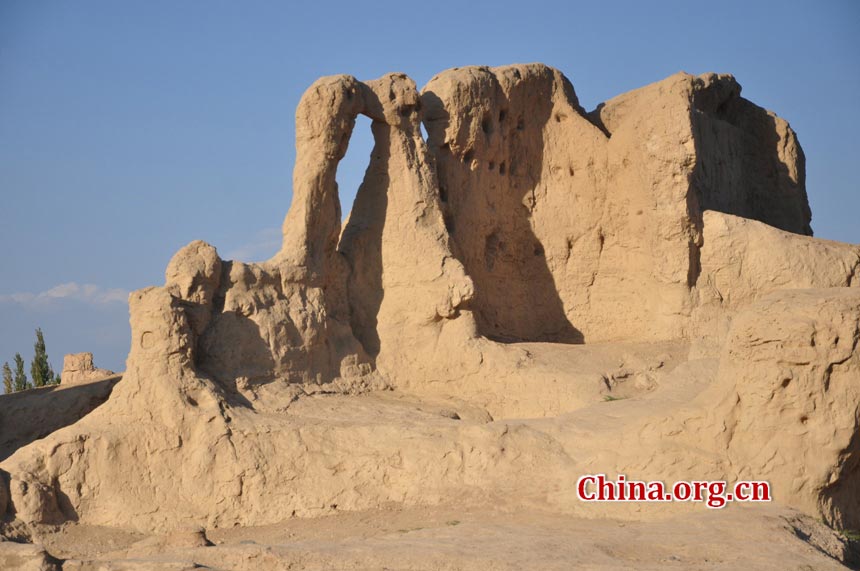 The Ancient City of Jiaohe, also known as Ancient City on Ya'er Lake, is an ancient Chinese archaeological site found in the Yarnaz Valley, 10 km west of the city of Turpan, Xinjiang province. It was a prefecture of the Gaochang during the Sixteen States (304AD-439 AD) and a county of the Gaochang Prefecture after the 14th year (640 AD) of the Zhenguan reign during the Tang Dynasty. (China.org.cn/Chen Xiangzhao)