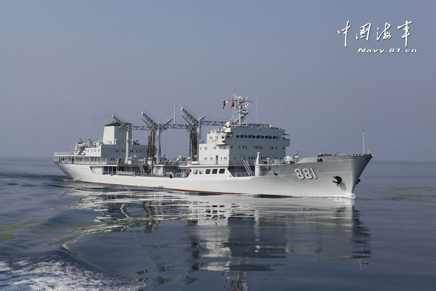 The Hongze Lake comprehensive supply ship (navy.81.cn/Qian Xiaohu)