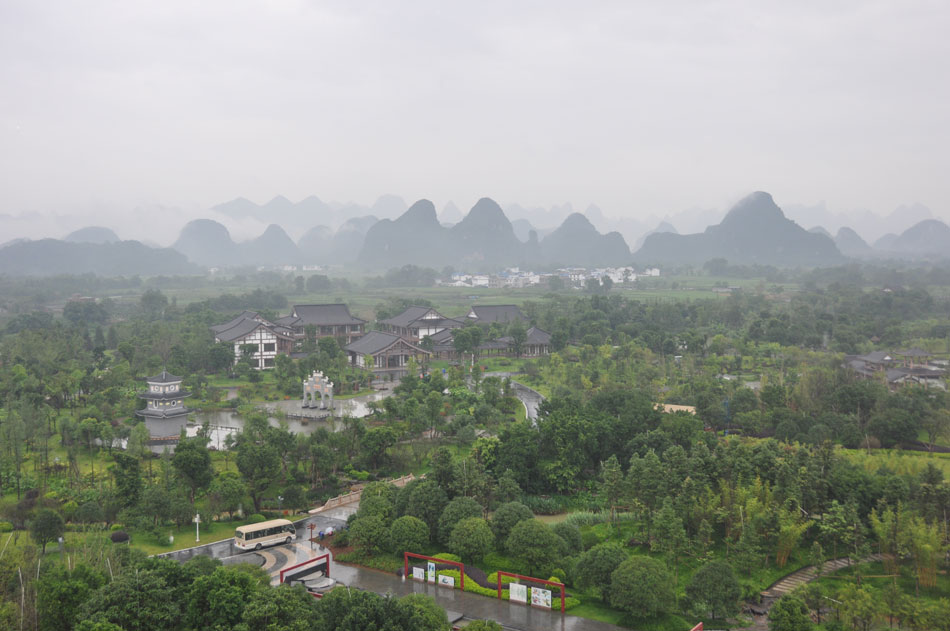 The bird's-eye view of the Garden Expo Park in Guilin, a city of south China's Guangxi Zhuang Autonomous Region.(People's Daily Online/ Ye Xin) 