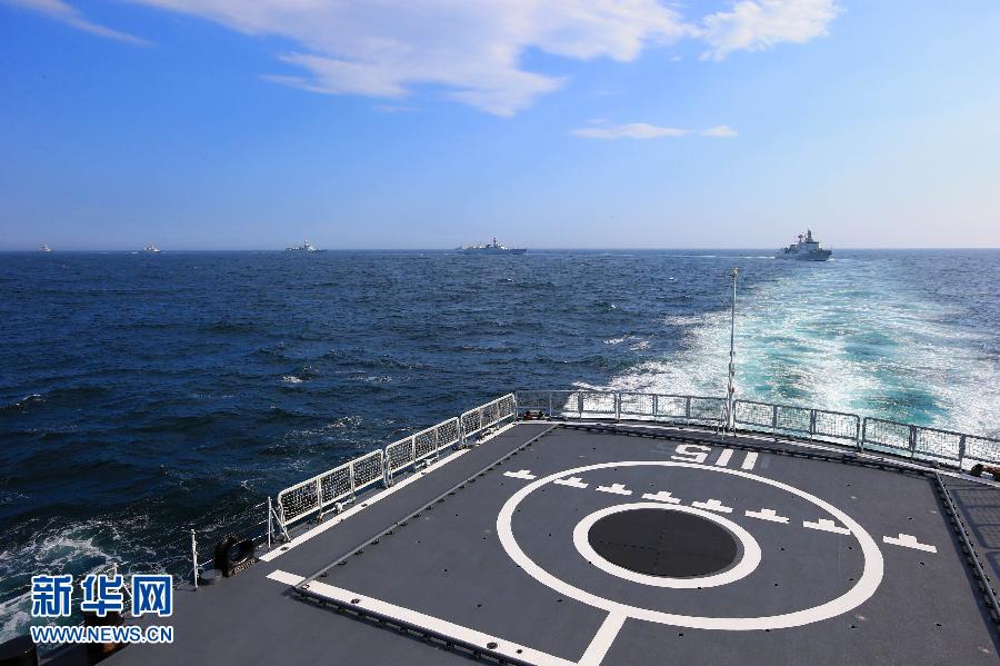 Chinese fleet conducts formation exercise (Photo: xinhuanet.com)