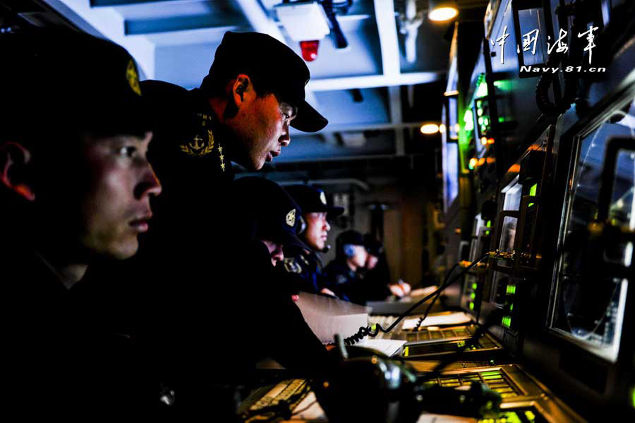 The Chinese naval taskforce to participate in the China-Russia "Joint Sea-2013" joint naval drills conducts confrontation training in complex electromagnetic environment in a sea area of the Sea of Japan on July 3, 2013. (China Military Online/Qian Xiaohu, Sun Yang) 