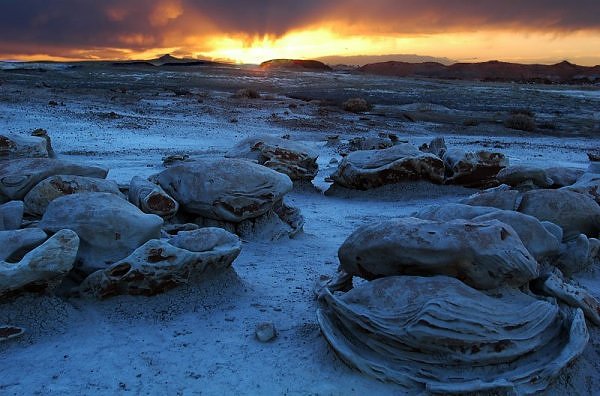 Queer egg (New Mexico, U.S.). Speaking of natural landscapes, we often think of breathtaking mountains and beatiful grasslands. However, there are some that is so horrible, looking just like hell. (Photo: huanqiu.com)