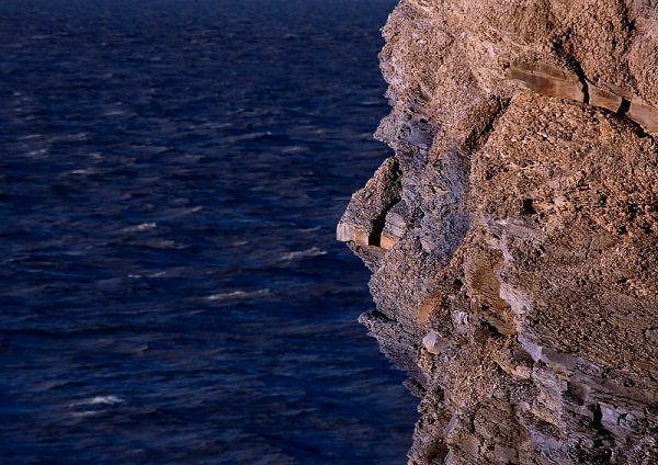 Looking out to sea (Somerset. U.K.). Speaking of natural landscapes, we often think of breathtaking mountains and beatiful grasslands. However, there are some that is so horrible, looking just like hell. (Photo: huanqiu.com)