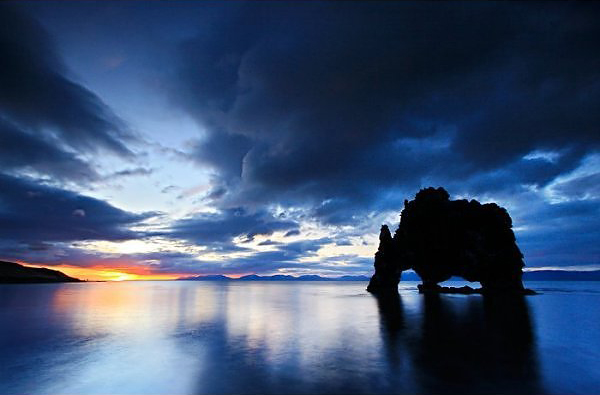 Hvítserkur, rhinoceros-like rock (Iceland). Speaking of natural landscapes, we often think of breathtaking mountains and beatiful grasslands. However, there are some that is so horrible, looking just like hell. (Photo: huanqiu.com)