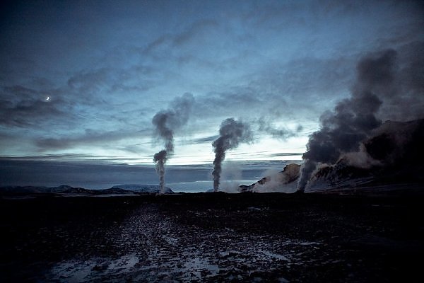 Nightmare-like geothermy (Iceland). Speaking of natural landscapes, we often think of breathtaking mountains and beatiful grasslands. However, there are some that is so horrible, looking just like hell. (Photo: huanqiu.com)