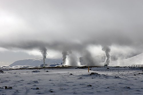 Look as hell (Iceland). Air coming out of volcano on the islannds made the bumpy landgrond. Speaking of natural landscapes, we often think of breathtaking mountains and beatiful grasslands. However, there are some that is so horrible, looking just like hell. (Photo: huanqiu.com)