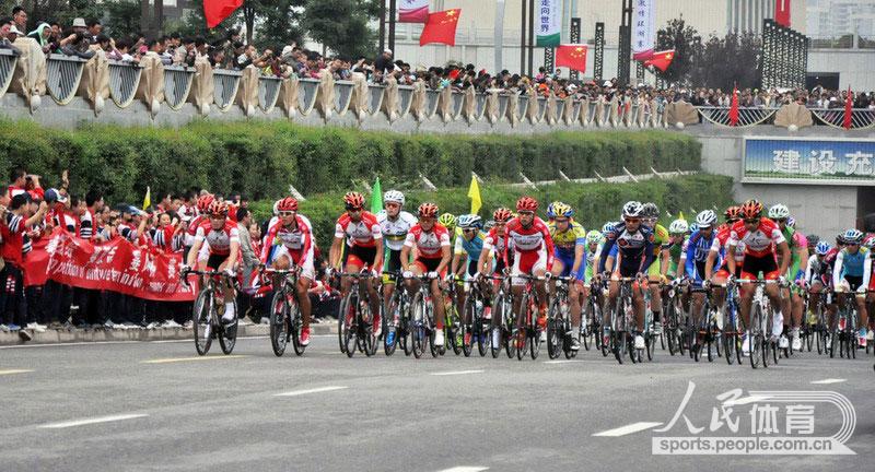 Wonderful moments of 2013 Tour of Qinghai Lake. (People's Daily Online)