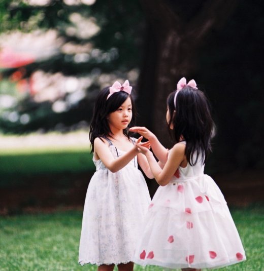 Li Yifei and Li Angrong, nicknamed Guoguo and Duoduo, were born in China’s Shandong Province on June 11, 2003. They have staged on TV shows with many Chinese superstars. (Photo/ zjol.com.cn)