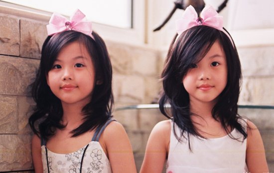 Li Yifei and Li Angrong, nicknamed Guoguo and Duoduo, were born in China’s Shandong Province on June 11, 2003. They have staged on TV shows with many Chinese superstars. (Photo/ zjol.com.cn) 