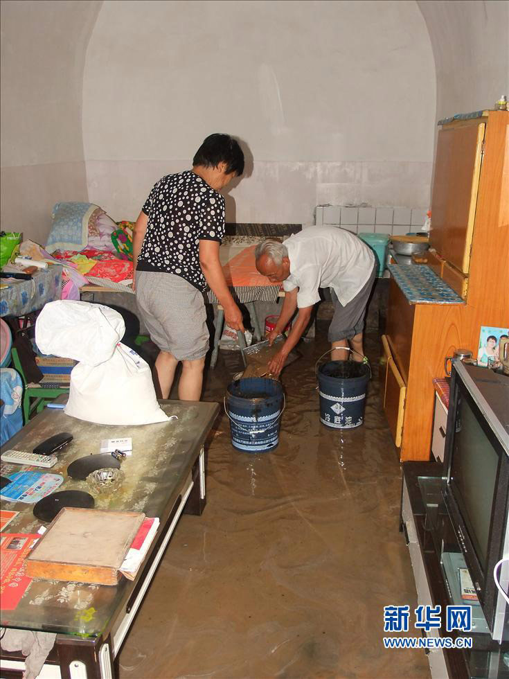 Thirteen people have been killed and 15 others injured in rainstorms that have battered the city of Yan'an in northwest China's Shaanxi Province since Sunday.(Xinhua/Gong Hongquan)