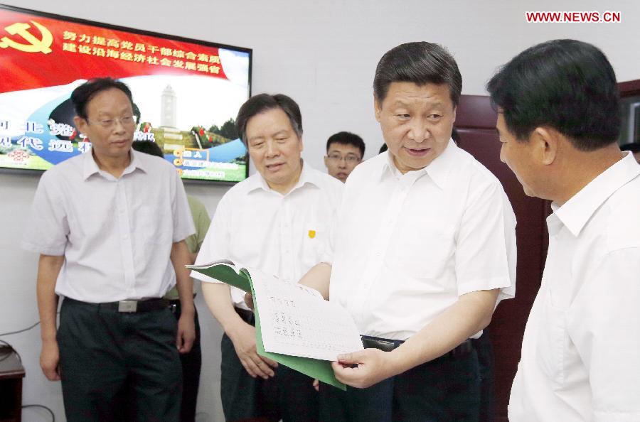 Chinese President Xi Jinping (2nd R), talks with cadres of Tayuanzhuang Village in Zhengding County, north China's Hebei Province. Xi made an inspection tour of Hebei Province from July 11 to 12. (Xinhua/Ju Peng)  