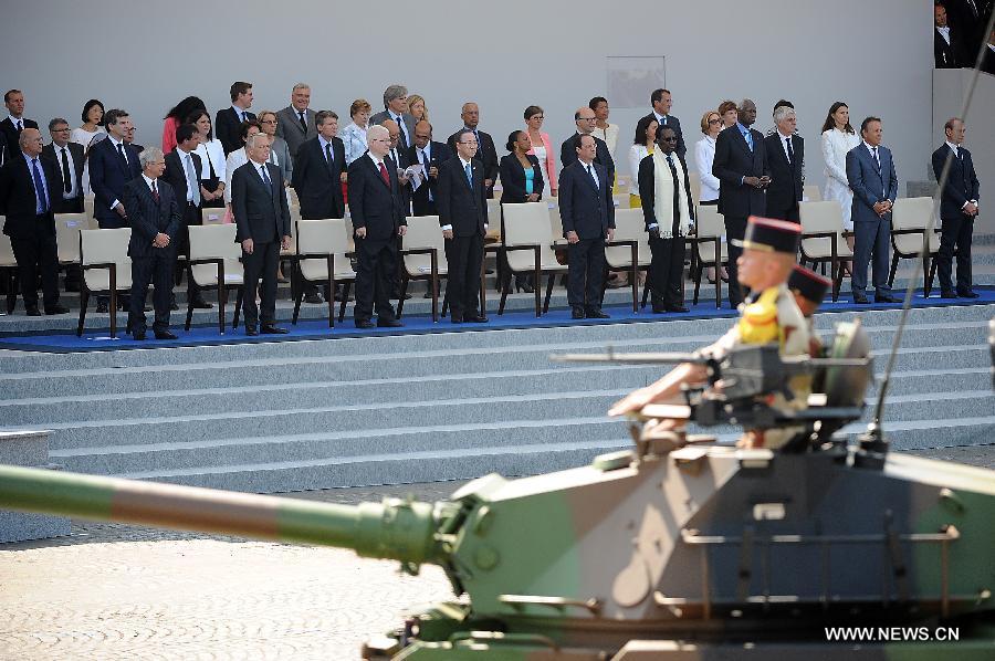 Soldiers attend the Bastille Day military parade in Paris, France, on July 14, 2013. (Xinhua/Etienne Laurent) 