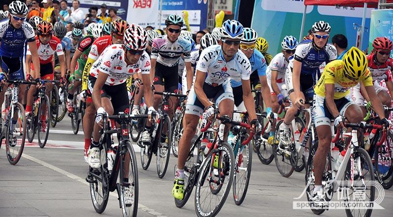 Riders in the cycling race.(People's daily online)