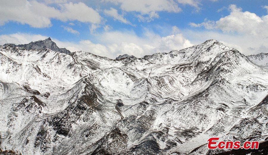 Wuxuhai Lake Scenic Resort, as an important part of Mount Gongga, is located in Jiulong County of Ganzi Tibetan Autonomous Prefecture, Southwest China's Sichuan Province with an altitude of 3760 meters. "Wuxuhai" means a blazing and sunny lake in the Tibetan language. Photo shows the scenery of Mount Gongga. (Photo/Gao Xiuqing)