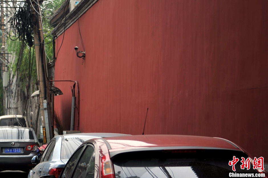 All kinds of surveillance cameras are set outside the temple. (CNS/Jin Shuo)