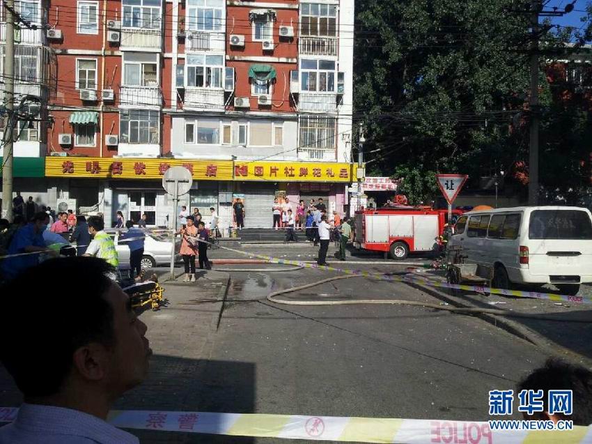 Eight people were injured in a gas explosion at a bakery Wednesday morning in downtown Beijing, local fire department confirmed. The explosion occurred at 7:33 a.m. in a Golden Phoenix Bakery store on Guangming Road, Dongcheng District. (Photo/Xinhua)