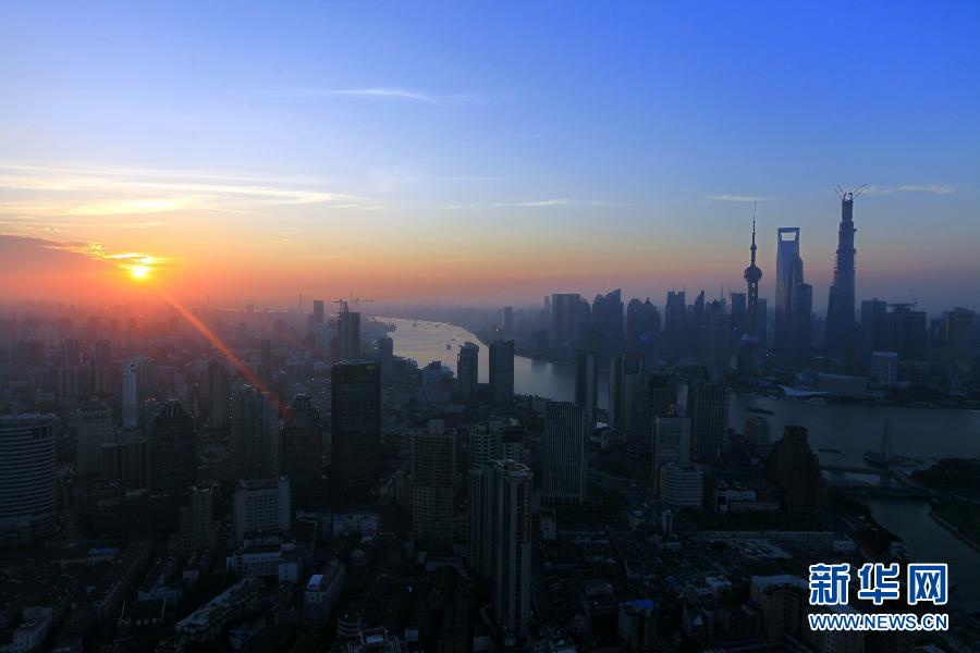 Shanghai's morning in dog days of summer. (Photo/Xinhua)