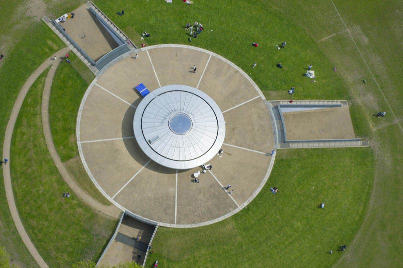 A collection of aerial photographs of the city of London by renowned aerial photographer Jason Hawkes. (Huanqiu)