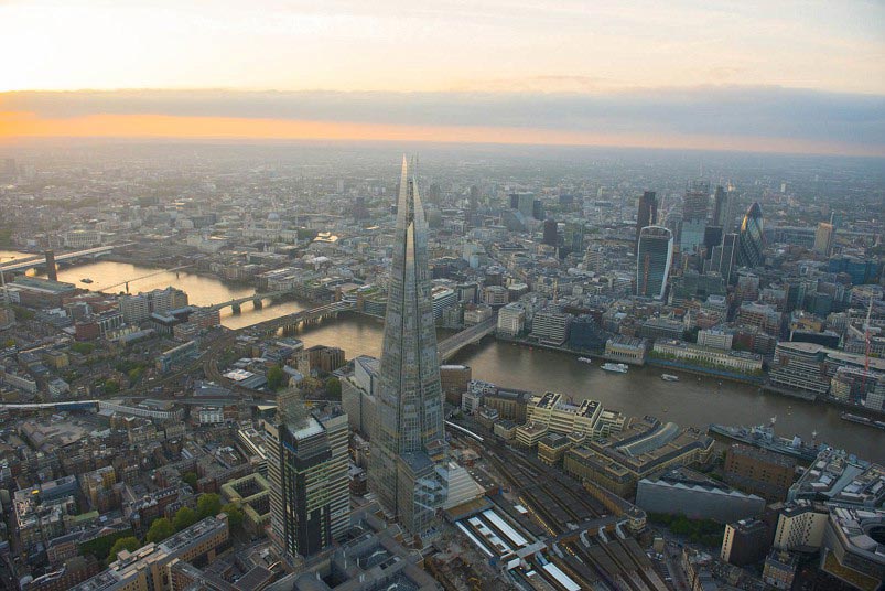 A collection of aerial photographs of the city of London by renowned aerial photographer Jason Hawkes. (Huanqiu)