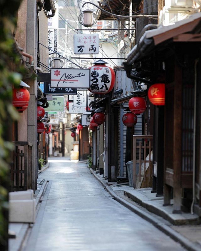 Kyoto, Japan's ancient capital and a living display of Japanese culture and history, is a must-see for visitors to the country. Kyoto's street are filled with traditional wooden houses, and it's renowned for its temples, sakura and autumn hues. While one of Japan's most beautiful cities, Kyoto is also known as one of its most expensive. (Photo: Huanqiu)